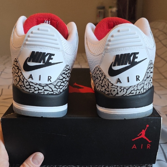 Jordan Kids White and Red Sneakers - Picture 5 of 11